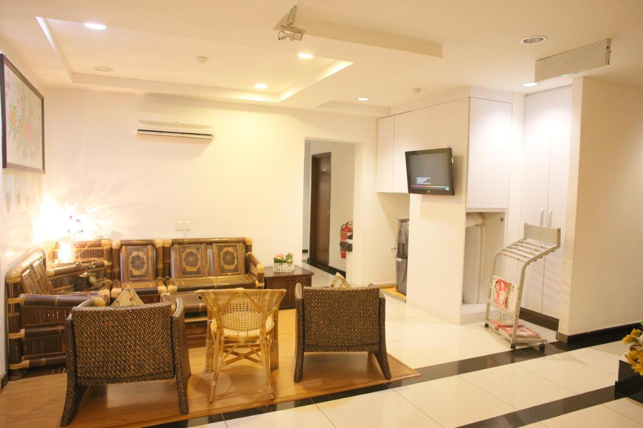 N K Hotel Muar Exterior photo