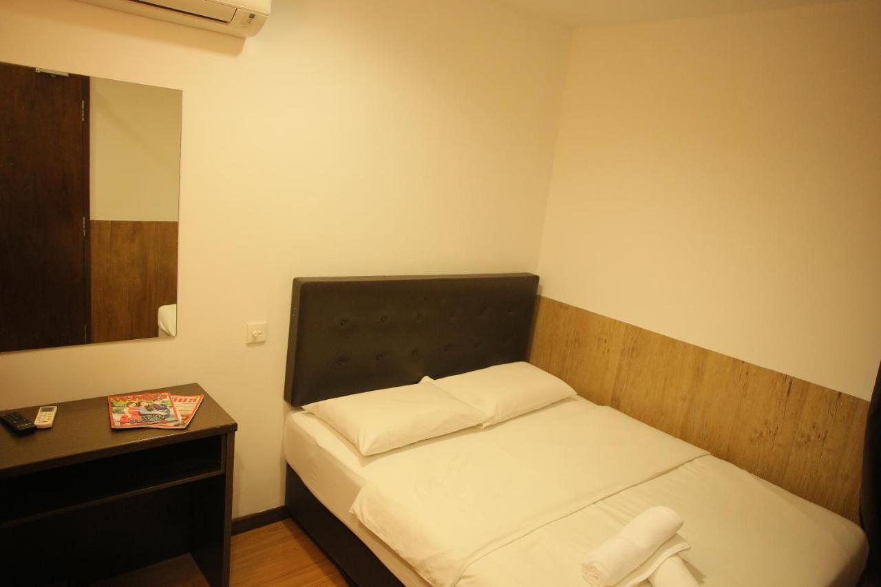 N K Hotel Muar Exterior photo